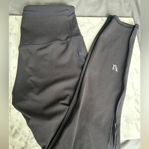 Vuori Hot Mesh Legging